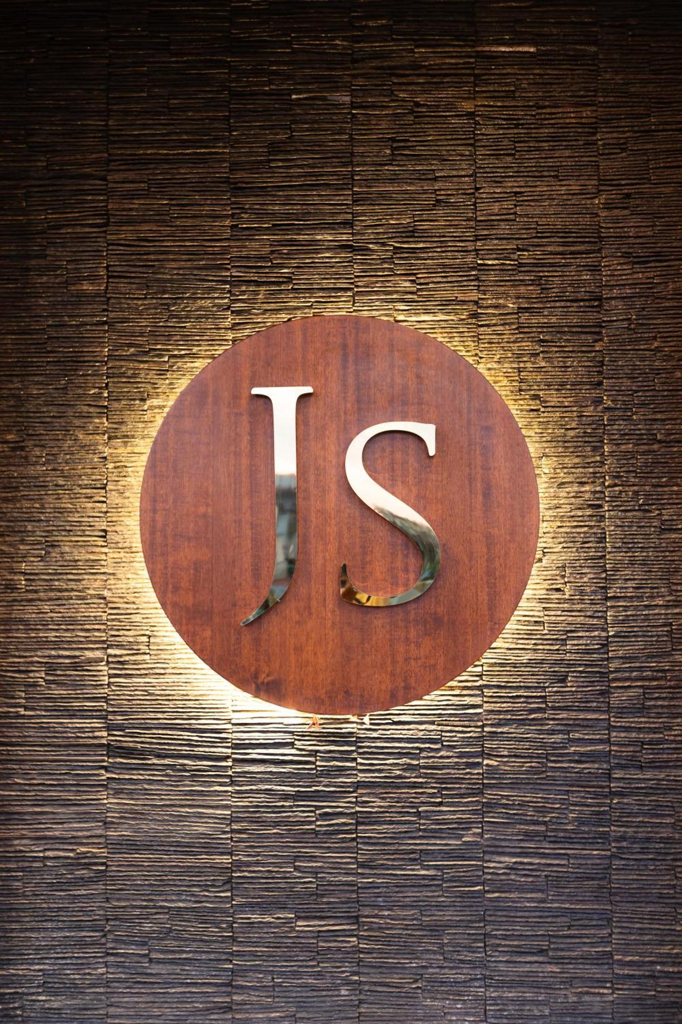 Hotel Js Souvenir Dehradun Exterior photo